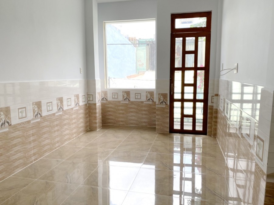 Nhà mới, hẻm 128 đối diện chợ Nguyễn Chế Nghĩa P12 Q8