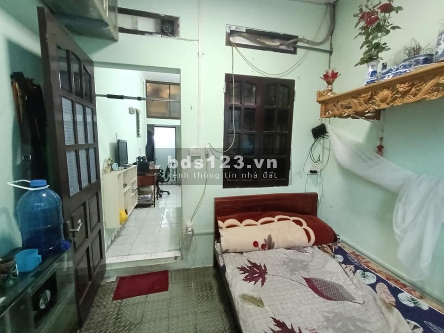 KẸT TIỀN BÁN GẤP NHÀ HOÀNG 2 TỶ QUÁ HIẾM