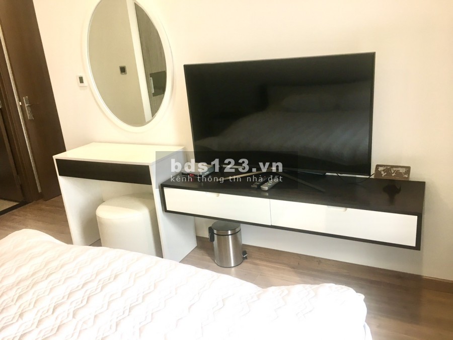 BÁN NHANH CĂN HỘ VINHOMES METROPOLIS 29 LIỄU GIAI DT: 82M2 2PN FULL ĐỒ LH 0915436246