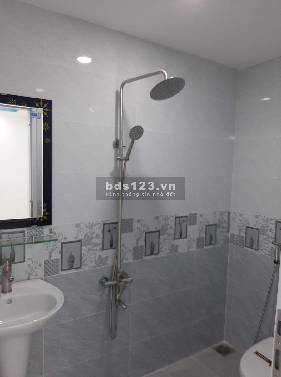 Bán Nhà 1 Căn Duy Nhất Tuyệt Đẹp Đường Lũy Bán Bích, 76m2, 5 Lầu, 5.5 *14 m.