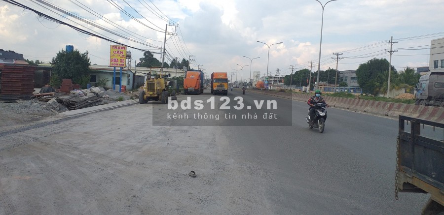 Cho thuê Bãi mặt tiền đường DT743, gần ngã tư 550 Tp Thuận An, Bình Dương