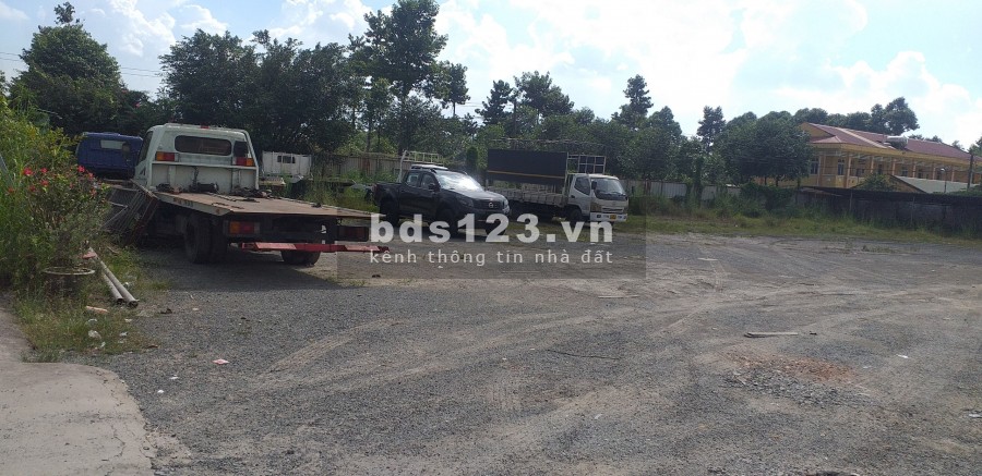 Cho thuê Bãi mặt tiền đường DT743, gần ngã tư 550 Tp Thuận An, Bình Dương