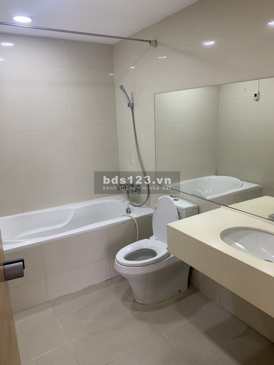 Cho thuê chung cư Sky City Láng Hạ 3 ngủ cơ bản 16 triệu. Lh 0377983070