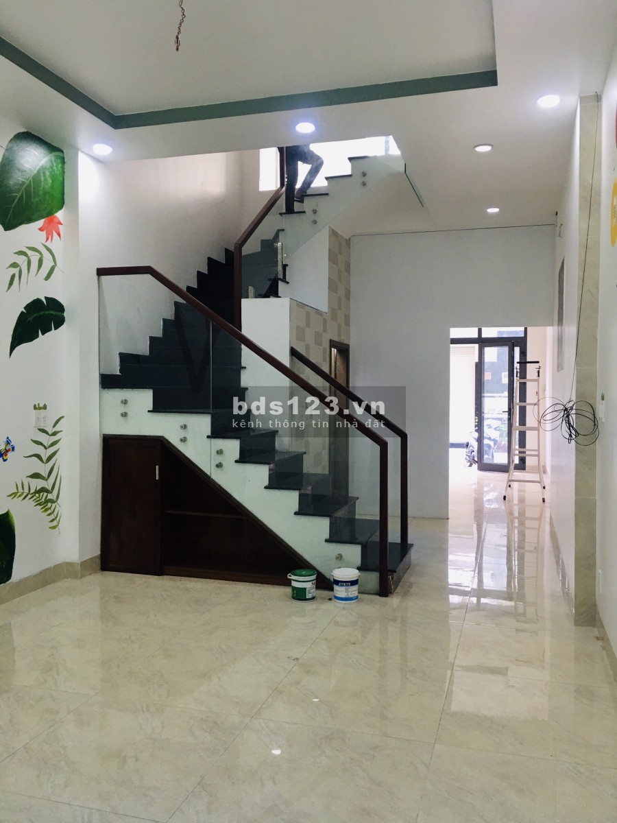 Nhà HXT Nguyễn Qúy Anh 3 lầu view đẹp