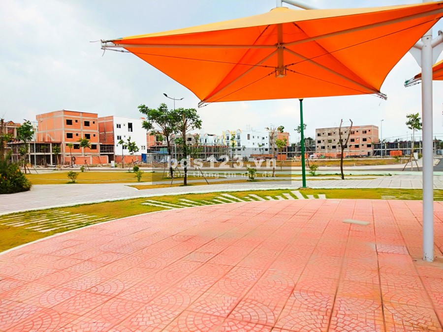 NHÀ PHỐ KD CHỢ LONG THỌ CHỈ 4.6 TỶ/CĂN, ĐƯỢC TRẢ GÓP 24…