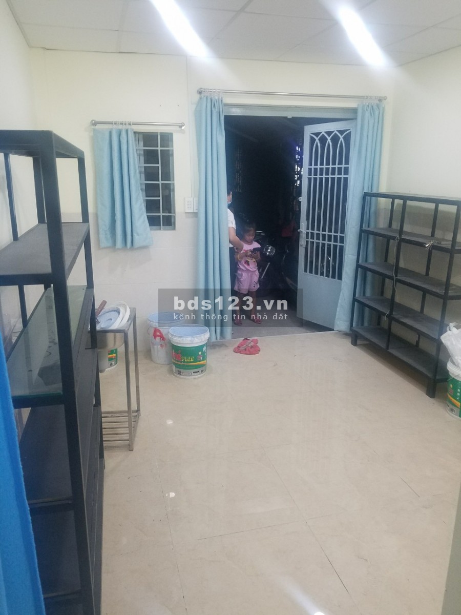 Cho thuê nhà nguyên căn đường Lê Thị Riêng Q1 giá 10tr/th