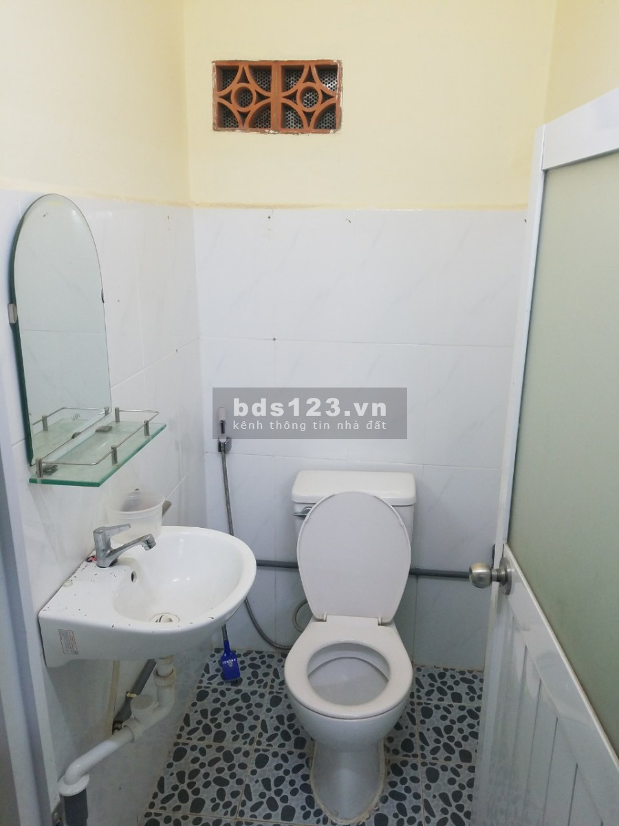 Cho thuê nhà nguyên căn đường Lê Thị Riêng Q1 giá 10tr/th