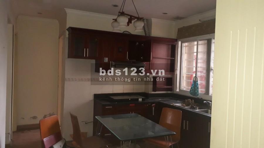 Gia đình tôi chuyển hướng đầu tư nên muốn bán lại căn hộ tầng 2 NƠ1B