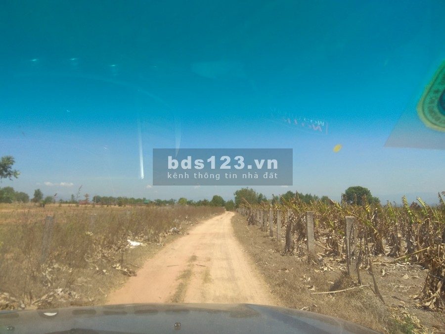 Bán đất nông nghiệp thị trấn lương sơn 824tr kdc đông đúc, cách QL 1.2km Lh 0938677909 Hiền xem sổ