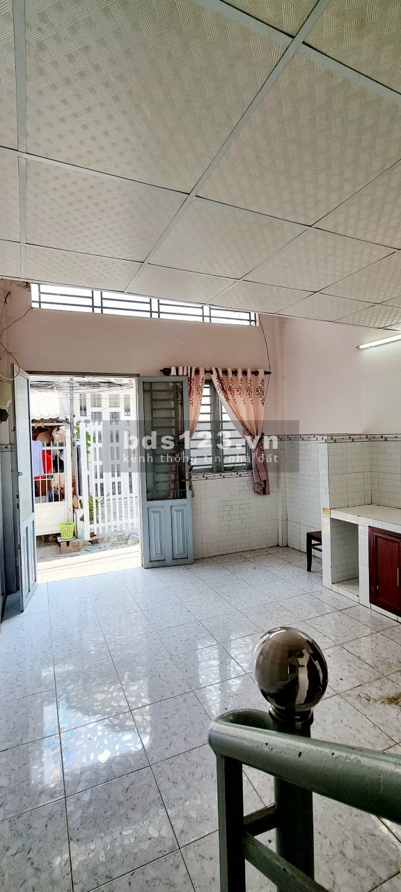 Cần bán nhà đường Ngô Quyền, Quận 10 3.3x10m, trệt + 2 lầu, 4.4 tỷ