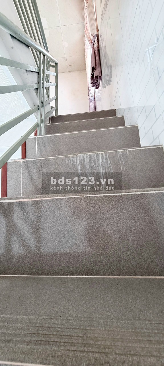 Cần bán nhà đường Ngô Quyền, Quận 10 3.3x10m, trệt + 2 lầu, 4.4 tỷ