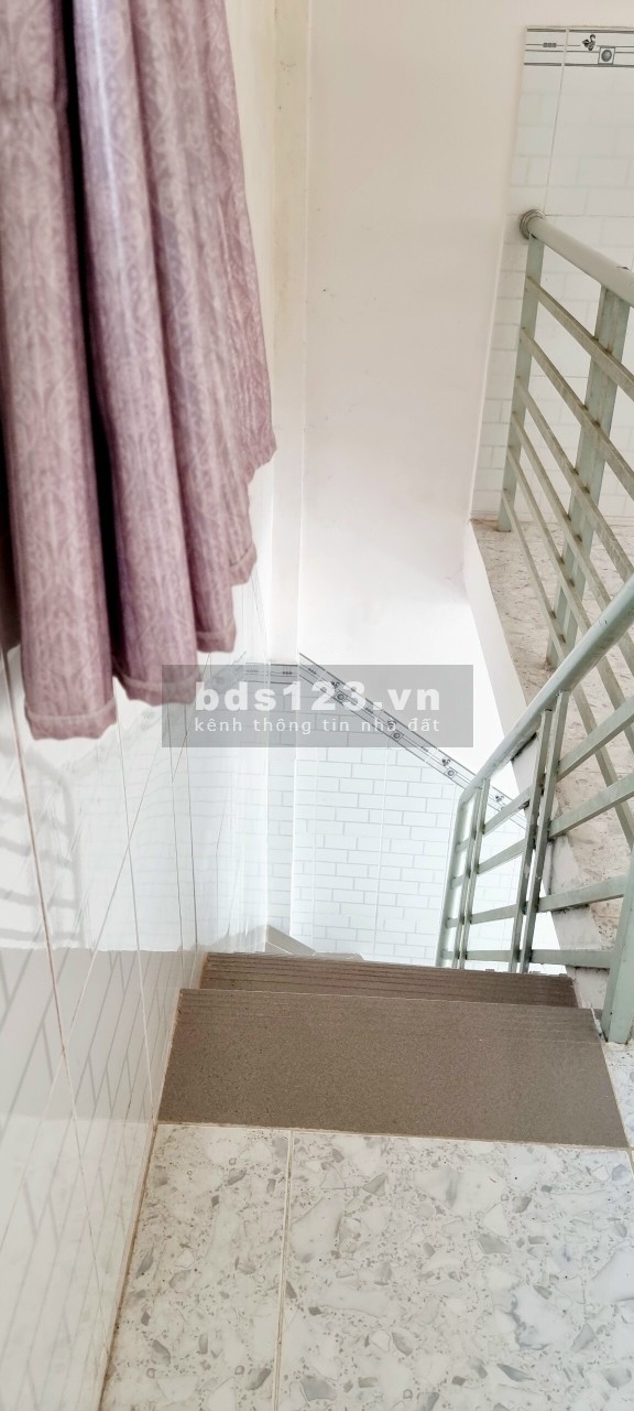 Cần bán nhà đường Ngô Quyền, Quận 10 3.3x10m, trệt + 2 lầu, 4.4 tỷ