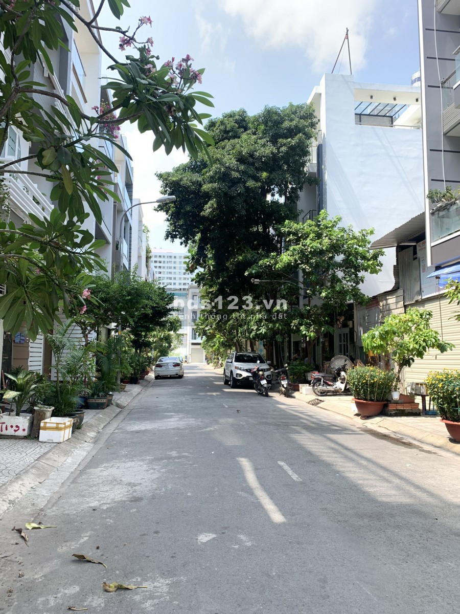Căn Góc 2 Mặt Tiền DT:16x15m Huỳnh Tân Phát p. Bình Thuận, Quận 7