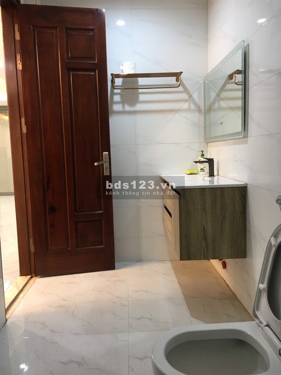 CHO THUÊ VĂN PHÒNG 82M2 MỖI SÀN, 1 HOẶC 2 TẦNG VỊ TRÍ ĐẸP TẠI LIỀN KỀ THỐNG NHẤT COMPLEX SÁT MẶT ĐƯỜNG NGUYỄN TUÂN, AN NINH TỐT,THANG MÁY, ĐƯỜNG VÀO RỘNG RÃI