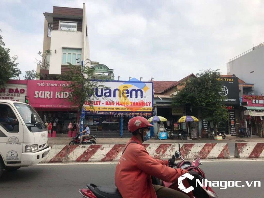 Nhà mặt tiền Lê Trọng Tấn, gần trường học, sân bay