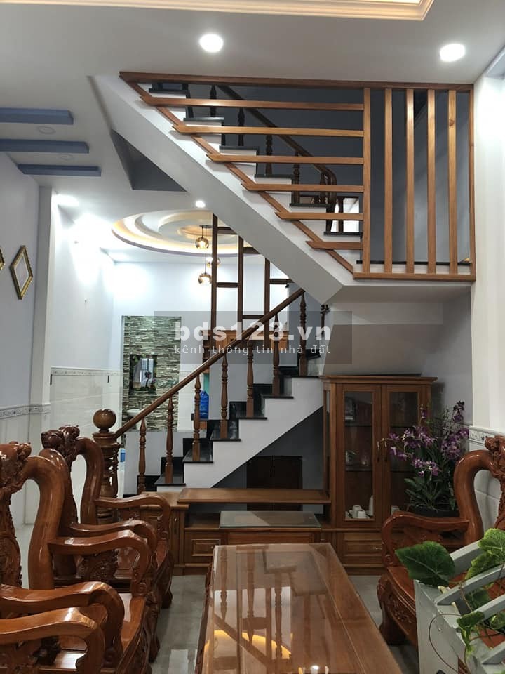 Nhà Đẹp cần ra 80m2, HXH, Đường Xã Đê,Bình Chánh 4 x 20, SHR, giá 1,1 tỷ