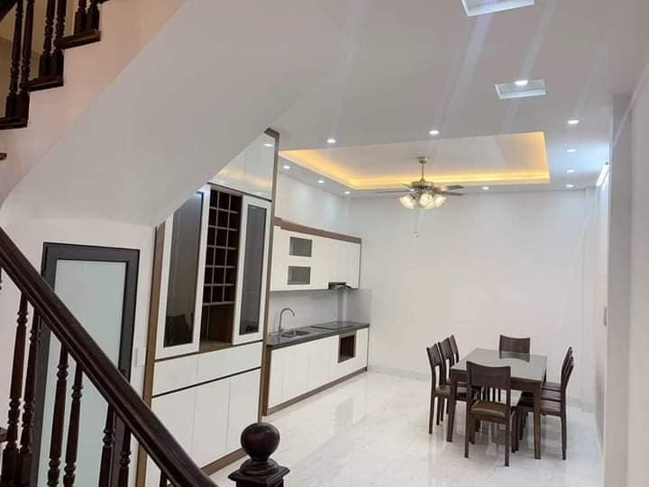 Cần bán gấp căn nhà phường đại mỗ, nhà mới tinh, sổ đỏ chính chủ,32m2, 5 tầng, giá chỉ 2 tỷ