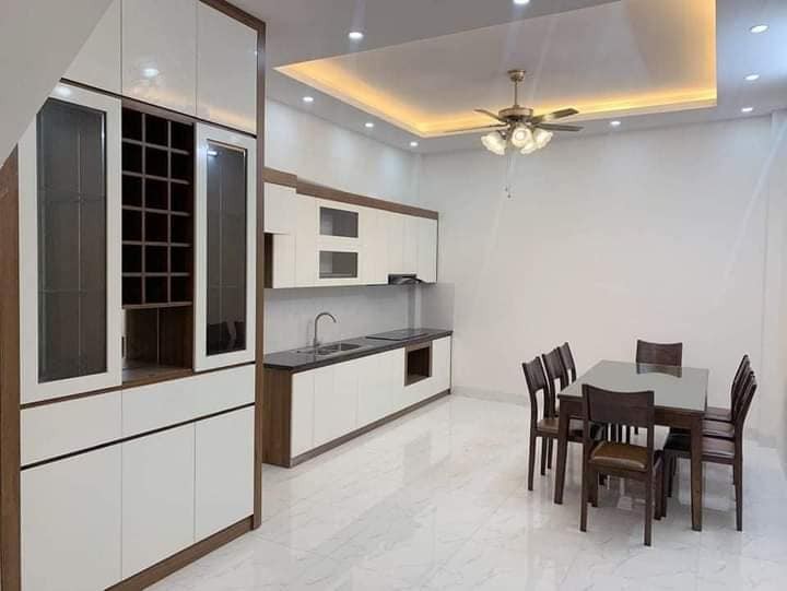 Cần bán gấp căn nhà phường đại mỗ, nhà mới tinh, sổ đỏ chính chủ,32m2, 5 tầng, giá chỉ 2 tỷ