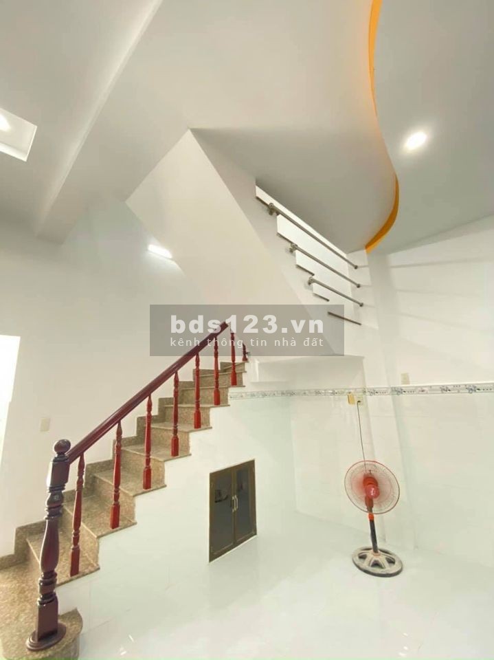 Bình Thạnh Bán Nhà Nguyễn Văn Đậu DT: 60m2, 2L, 4m/6.8m x 13.5m, Giá chỉ: 5.6 tỷ.