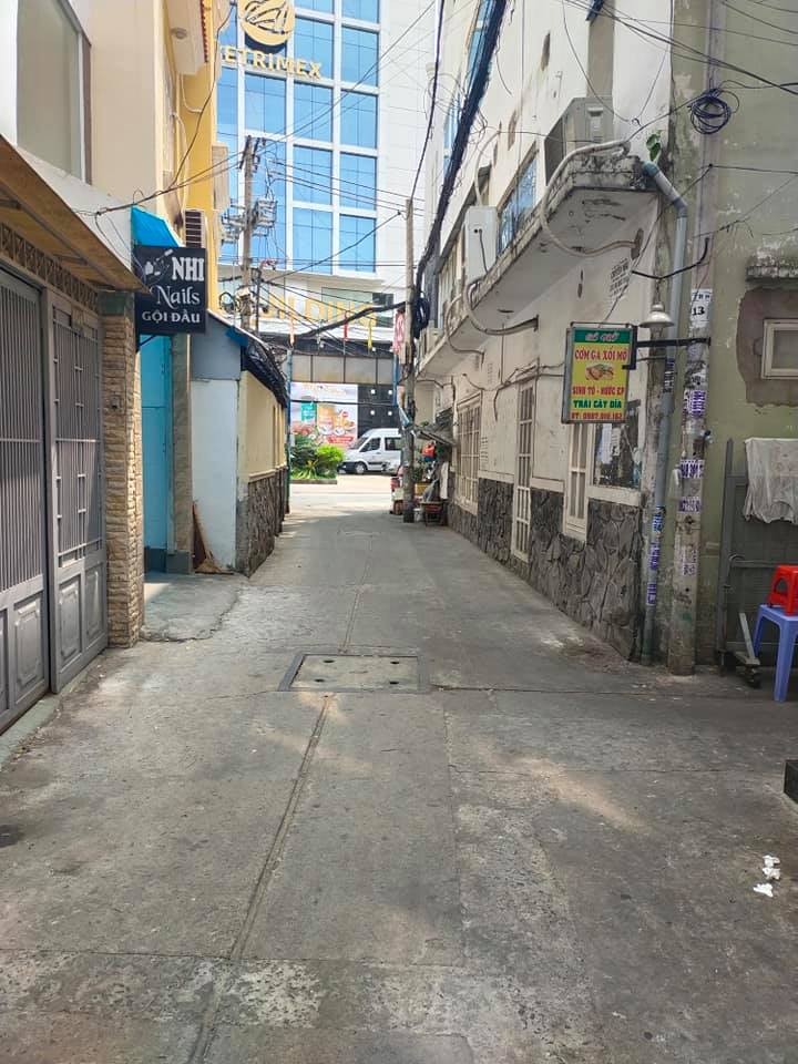 Bán gấp nhà hẻm Trần Huy Liệu, khu VIP Phú Nhuận, xe hơi đổ ngay cửa, 45m2, 3 tầng BTCT, 3 PN + 3 WC.