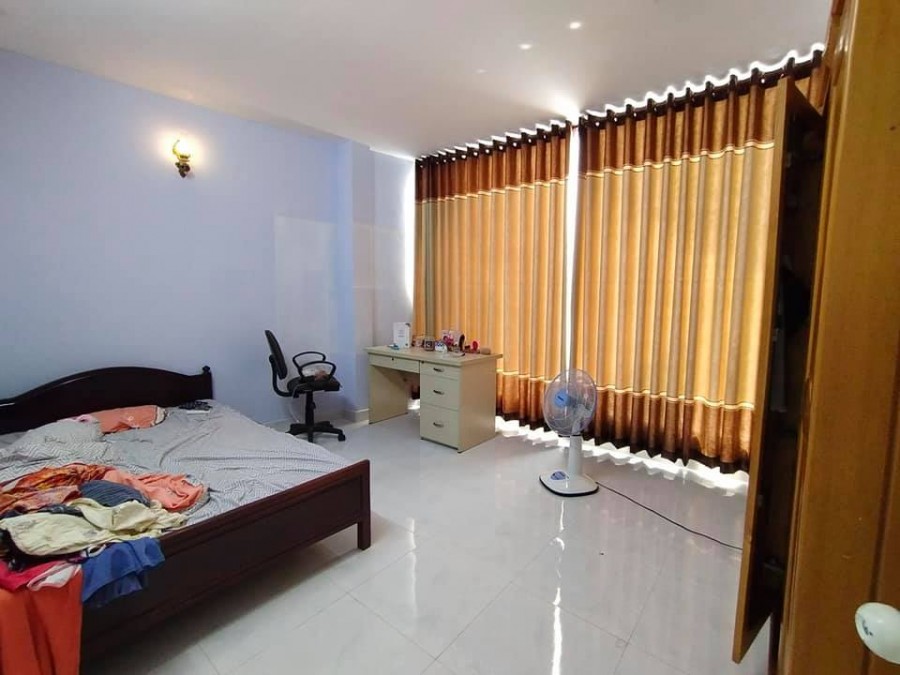 Bán gấp nhà hẻm Trần Huy Liệu, khu VIP Phú Nhuận, xe hơi đổ ngay cửa, 45m2, 3 tầng BTCT, 3 PN + 3 WC.