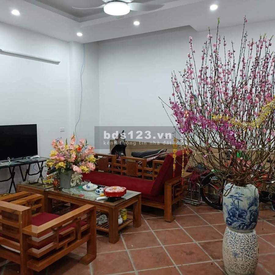 Lạc Long quân,Thang máy dòng tiền cho thuê 50TR/T ,12 phóng khép kín,60Mx7T ,7.5 tỷ
