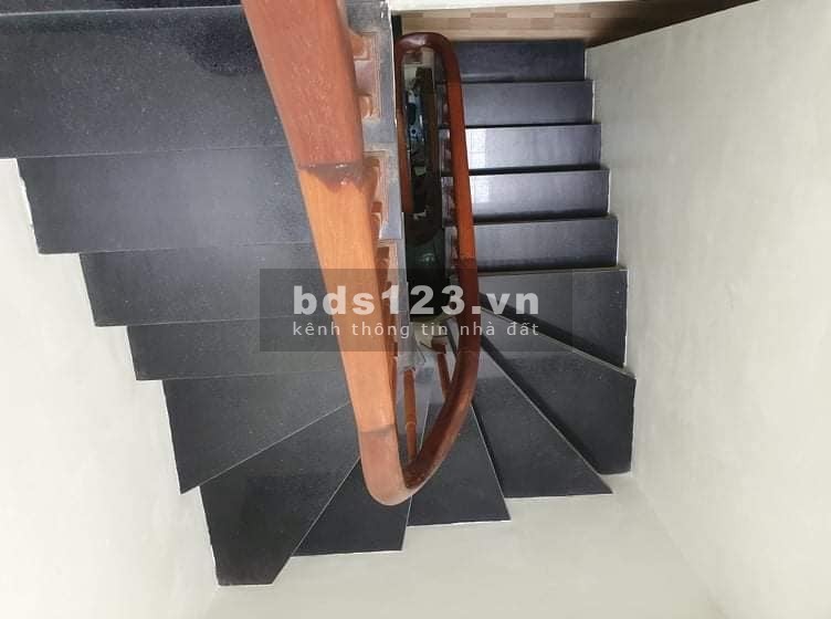 LONG BIÊN NHÀ ĐẸP Ô TÔ ĐỖ CỬA MẶT NGÕ Ở SƯỚNG