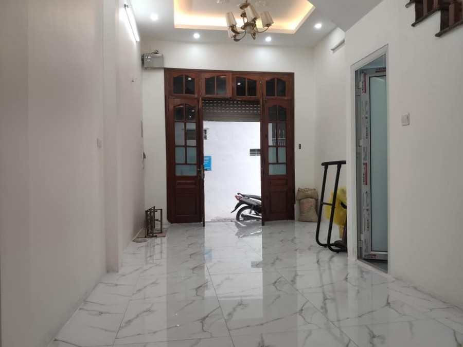 BÁN NHÀ ĐẸP KHƯƠNG ĐÌNH GARA Ô TÔ FULL NỘI THẤT TIỆN ÍCH 40M2/7 TỶ 5 TẦNG