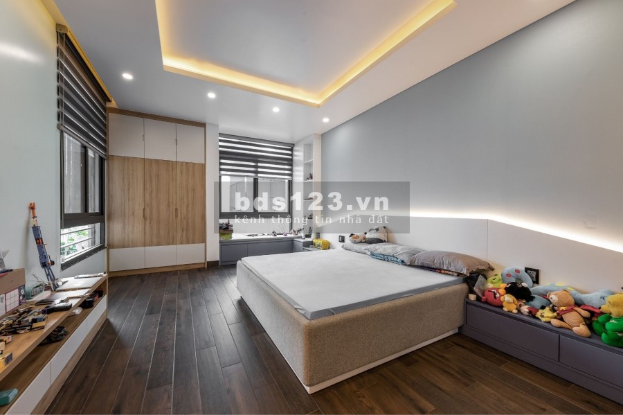 Bán Mặt phố Nguyễn Đình Chiểu giá 14 tỷ, 30m2, căn góc, KD tốt