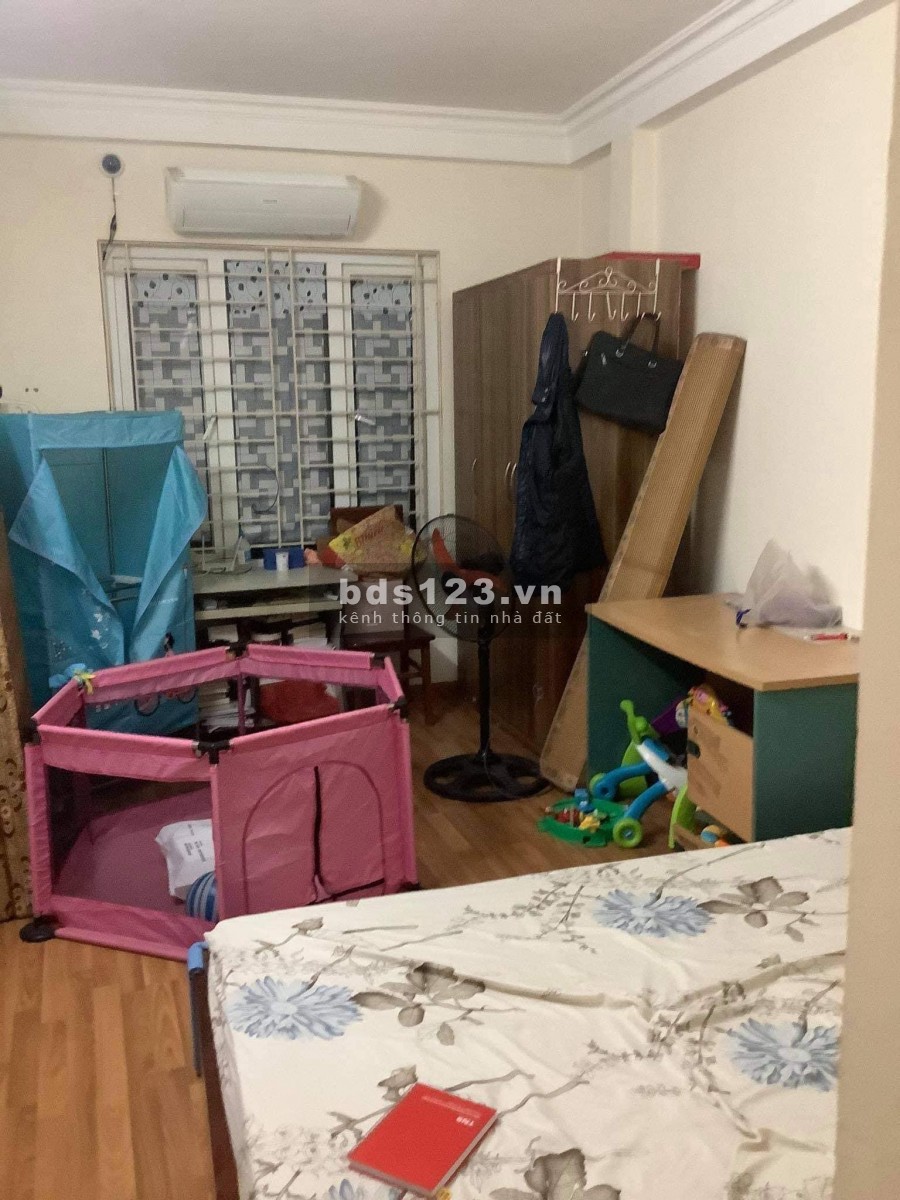 Nhà Đê Tô Hoàng 26mx4T xây chắc chắn, giá 2.5 tỷ lh 0916010180