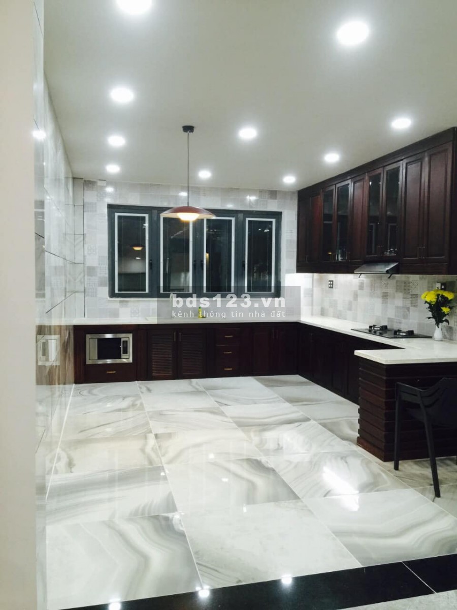 Quận 6 Nhà 2 Mặt Tiền có thang máy hầm để xe hơi Gía 17.6 Tỷ