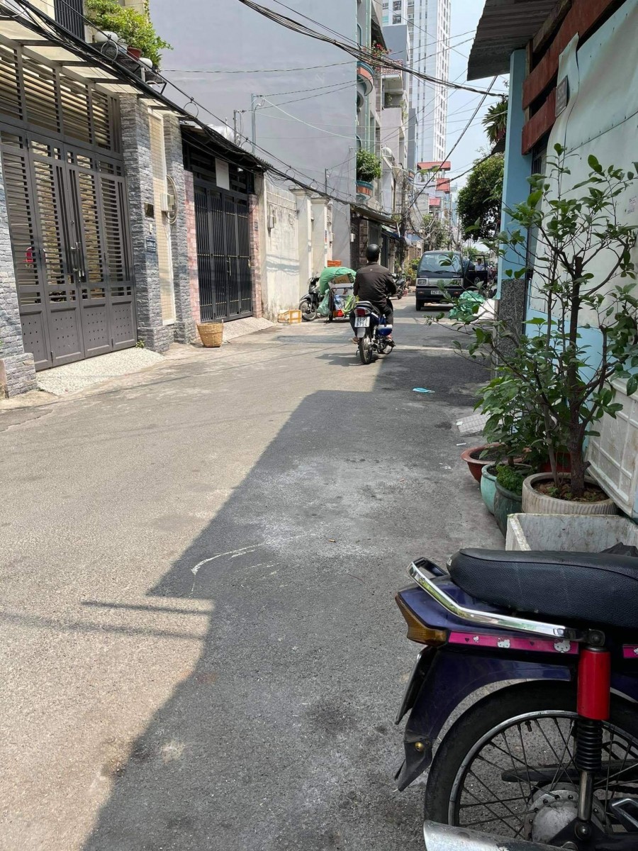 Hàng Hot Hẻm 2 ô tô Sổ A4 40m2=4x10 Ngay Đầm Sen Không Quy Hoạch chỉ nhỉnh 4 tỷ