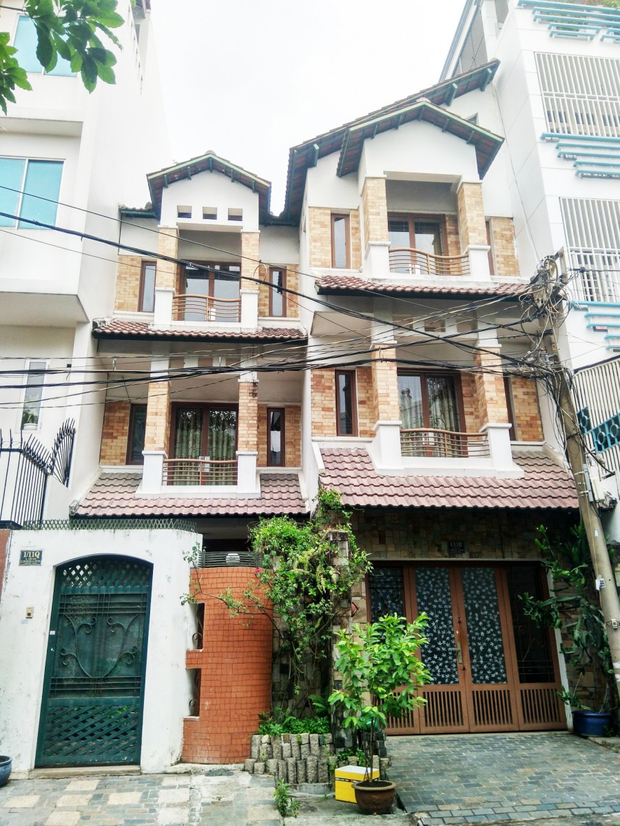 Bán căn biệt thự đường Cầu Xéo, phường TSN, quận Tân Phú DT: 8x18 3 tấm giá 18 tỷ