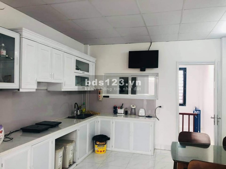 Bán Nhà Cổ Linh Ngọc Trì Chưa đến 48tr/m2. Ô TÔ ĐỖ CỔNG DT59m2 có sân riêng. Giá 2,79 Tỷ