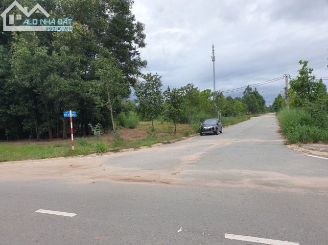 BÁN ĐẤT TRƯỜNG ĐẠI HỌC VIỆT ĐỨC GÓC 3 MẶT TIỀN ĐƯỜNG ĐỐI DIỆN TRUNG TÂM THƯƠNG MẠI