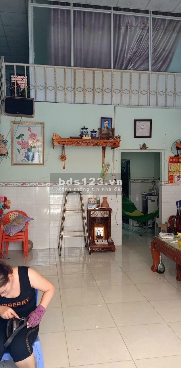 Nhà hẽm mới xây Thống Nhất Tân Xuân, Hóc Môn, dt 75m2, SHR, giá 850 triệu