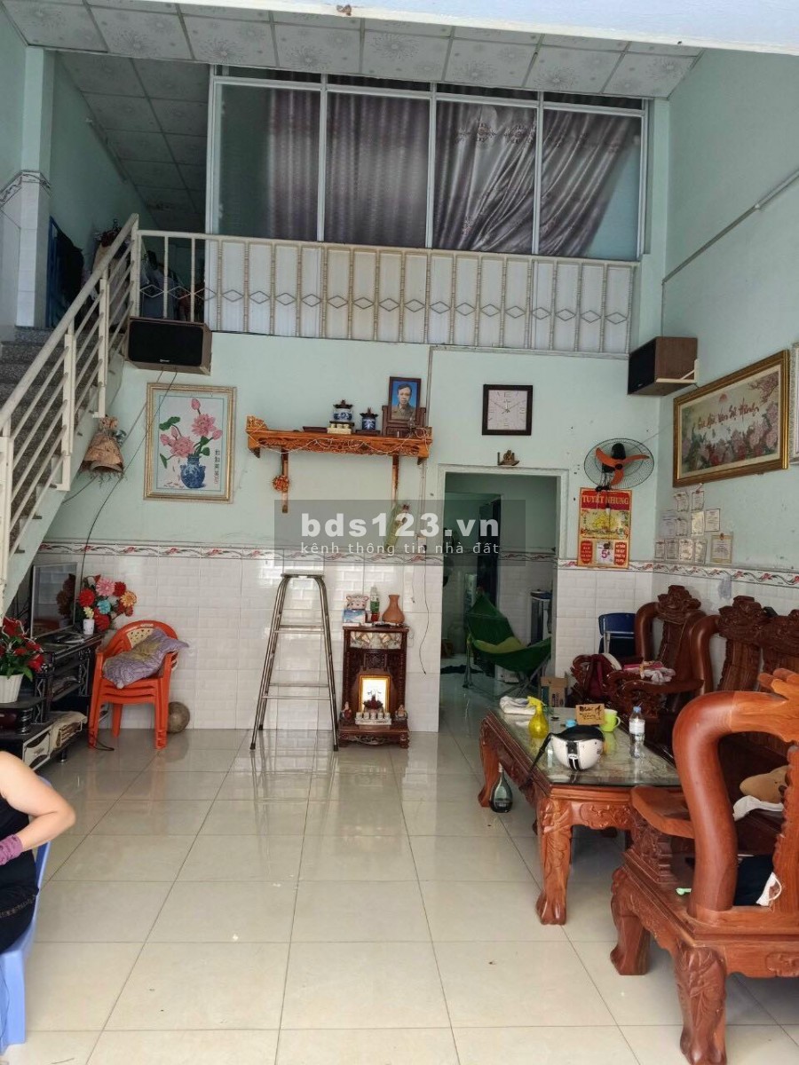 Nhà hẽm mới xây Thống Nhất Tân Xuân, Hóc Môn, dt 75m2, SHR, giá 850 triệu