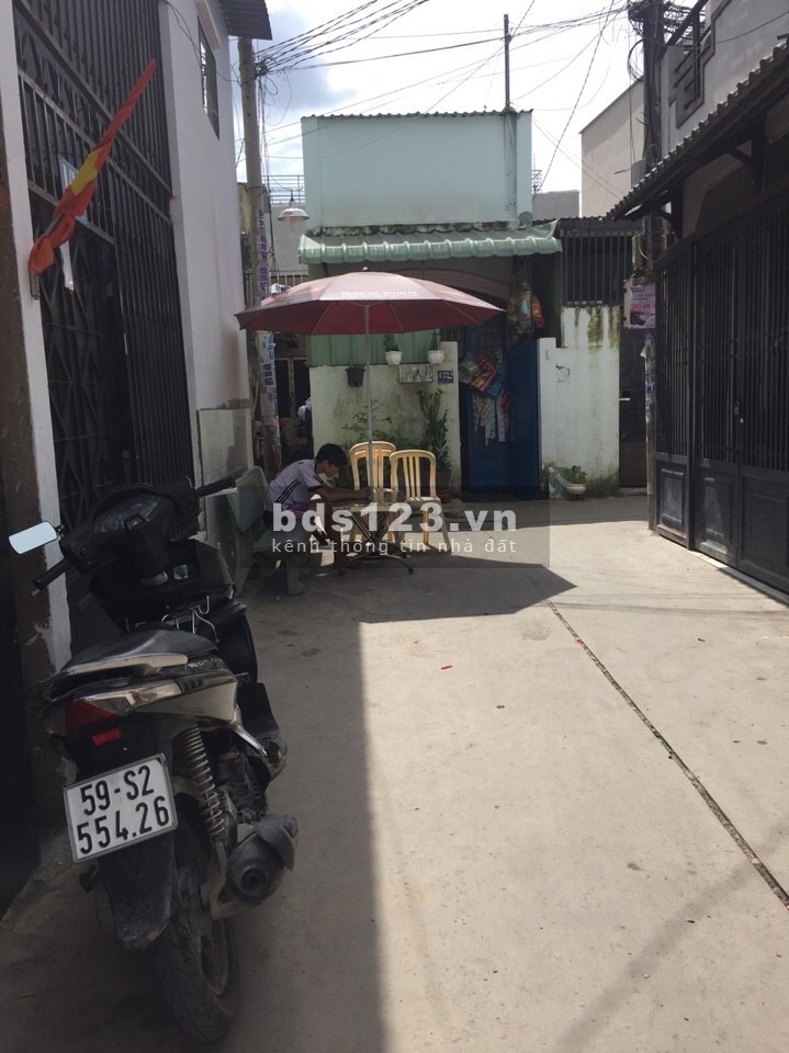 Bán gấp nhà đường HT33, Quận 12. Gần Mega Hiệp Phú. Giá 1.17 tỷ.