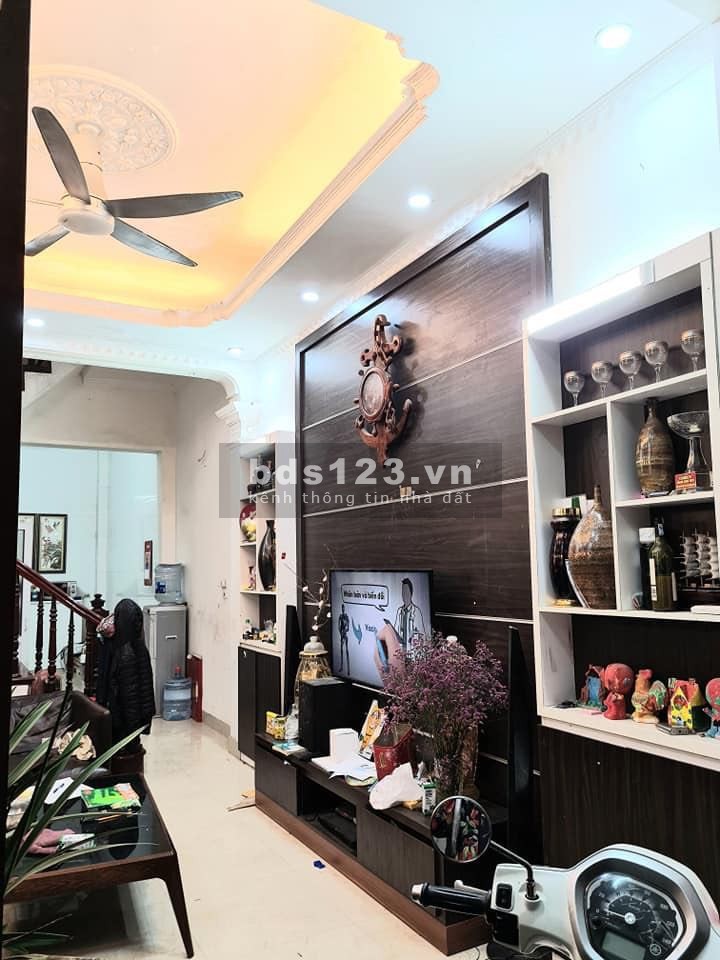 Bán nhà 3 tỷ Vũ Xuân Thiều, tặng nội thất tiền tỷ