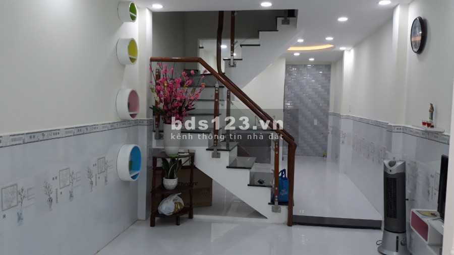 Nhà Vip Âu Cơ 2 tầng chỉ 4tỷ - Dọn vào ở ngay.