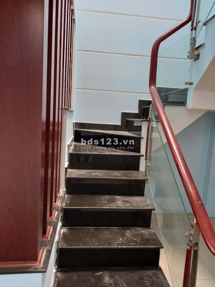 Bán nhà hẻm xe hơi tại Đường số 51 Phường 14 Gò Vấp, diện tích 50m2