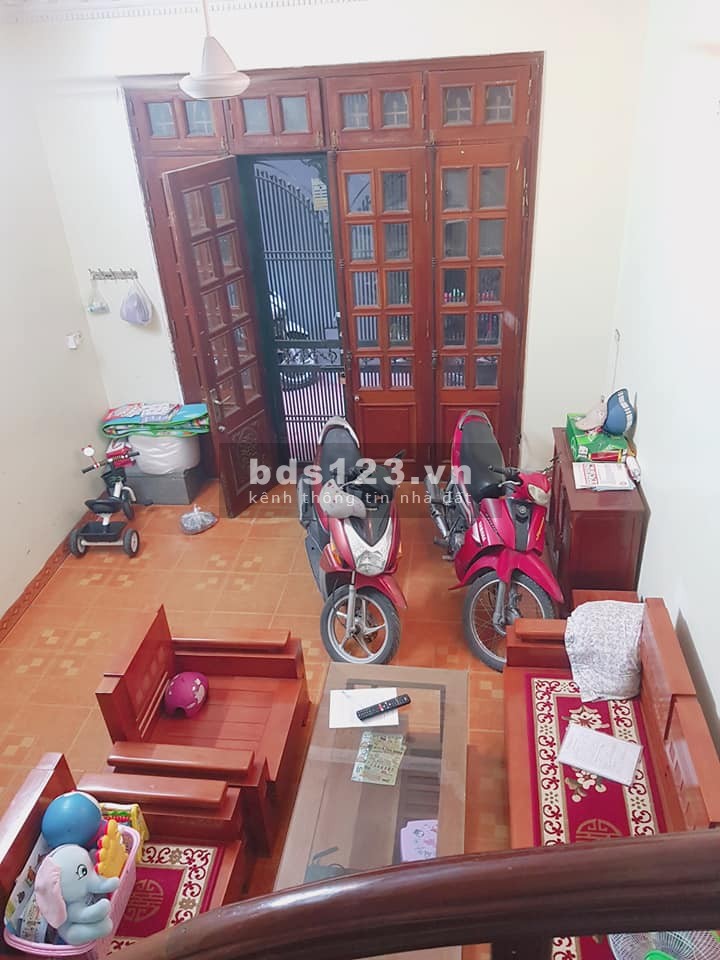 Gia đình bán nhà ngõ 850 Đ. Láng, 63mx4TxMT4.5m, 4.3tỷ