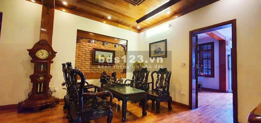 Biệt Thự sân vườn hẻm 8m Bình Thạnh dt 7.5x18 giá chỉ 15.9 tỷ TL. LH: 0879.193.102