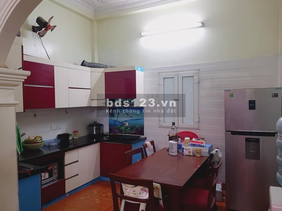Gia đình bán nhà ngõ 850 Đ. Láng, 63mx4TxMT4.5m, 4.3tỷ
