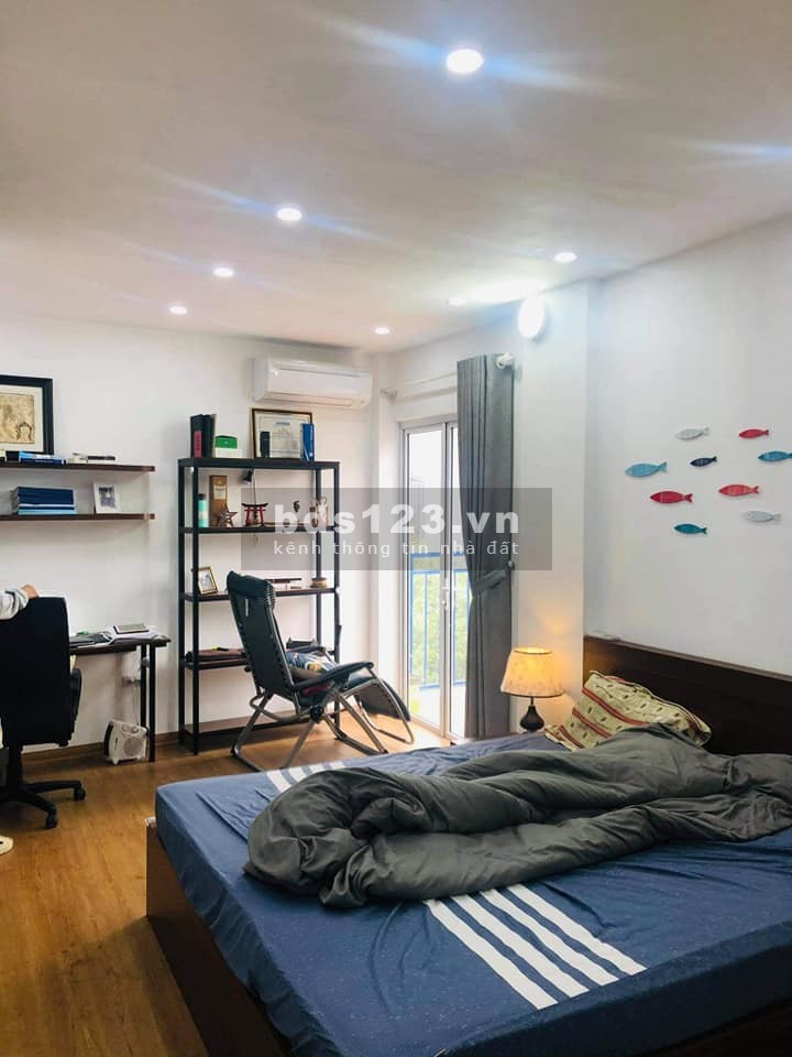 Bán Nhà Cổ Linh Ngọc Trì Chưa đến 48tr/m2. Ô TÔ ĐỖ CỔNG DT59m2 có sân riêng. Giá 2,79 Tỷ