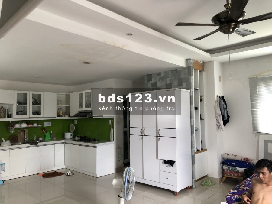 CHO THUÊ PHÒNG TRỌ RỘNG RÃI, FULL NỘI THẤT GẦN NGÃ TƯ HÀNG XANH