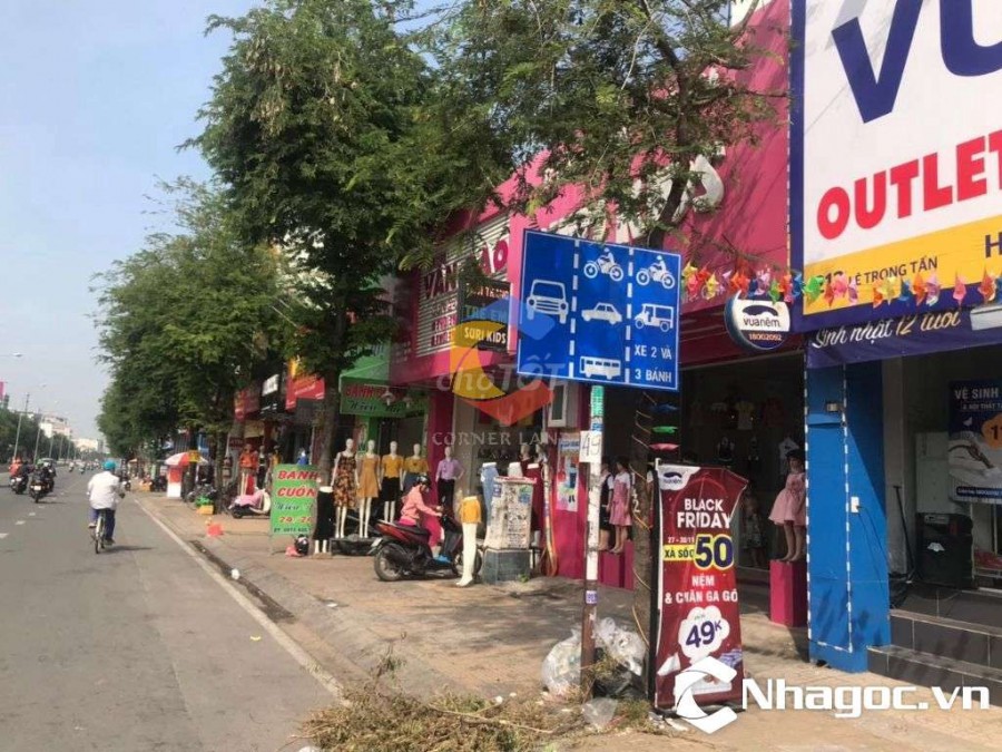Nhà mặt tiền Lê Trọng Tấn, gần trường học, sân bay