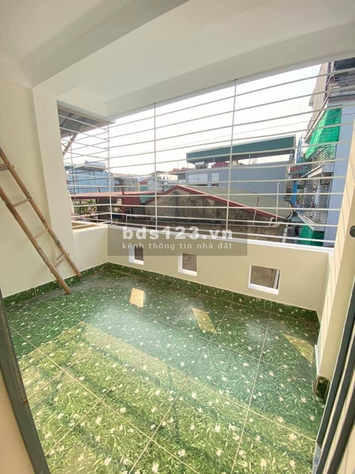 Bán Nhà Cổ Linh Ngọc Trì Chưa đến 48tr/m2. Ô TÔ ĐỖ CỔNG DT59m2 có sân riêng. Giá 2,79 Tỷ