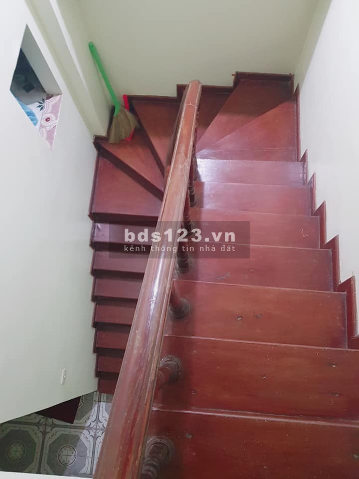 Gia đình bán nhà ngõ 850 Đ. Láng, 63mx4TxMT4.5m, 4.3tỷ