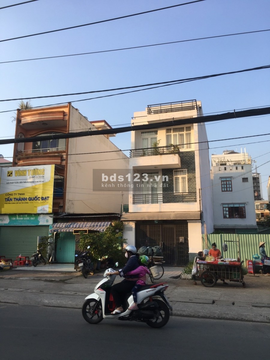 Nhà Nguyên Căn Kinh Doanh Tân Phú - 4.5 x 34 - suốt Độc Lập